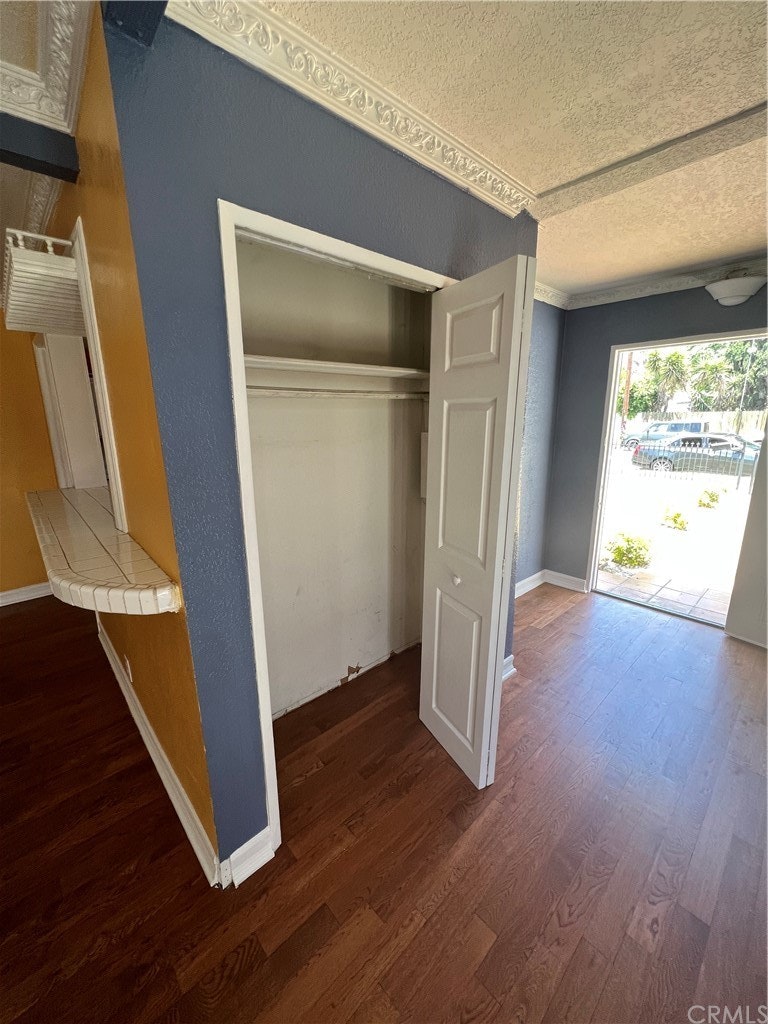 Photo 7 of 43 - 13944 Hartland St, Van Nuys, CA 91405
