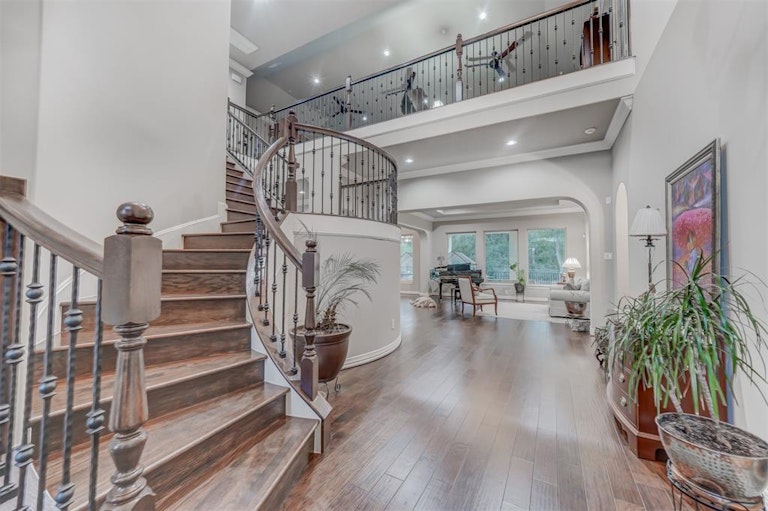 Photo 3 of 31 - 2026 Pecan St, Katy, TX 77494