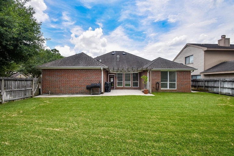 Photo 29 of 34 - 7702 Flax Dr, Houston, TX 77071