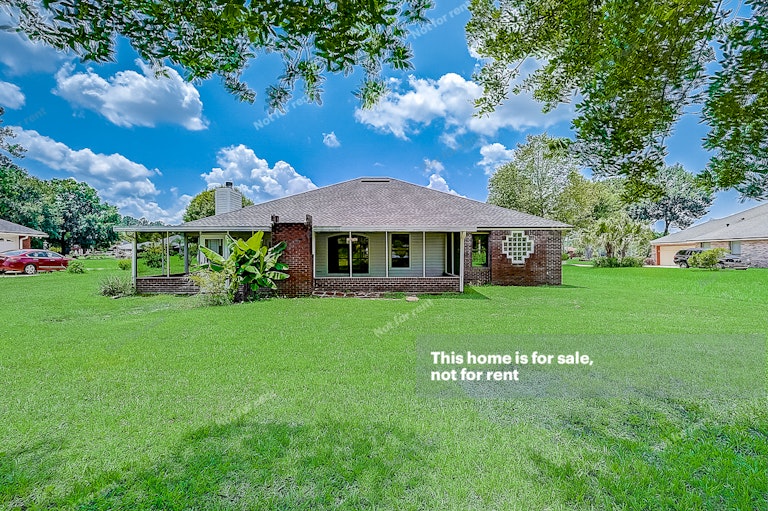 Photo 9 of 45 - 12549 Lochloosa Ln, Jacksonville, FL 32218