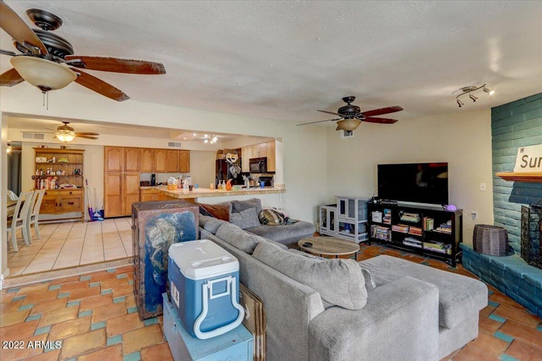 Photo 11 of 40 - 7207 N 41st Dr, Phoenix, AZ 85051