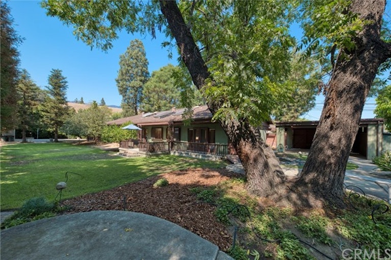 Photo 45 of 51 - 626 Montana St, Monrovia, CA 91016