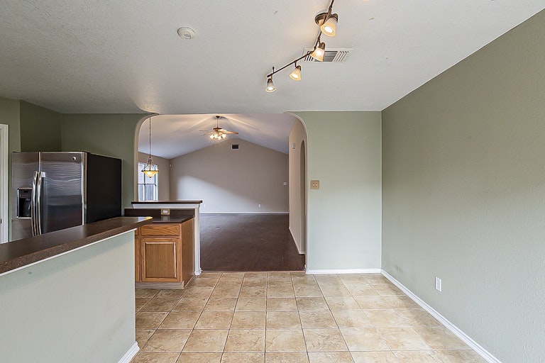 Photo 10 of 20 - 2327 Baxter Sta, San Antonio, TX 78245