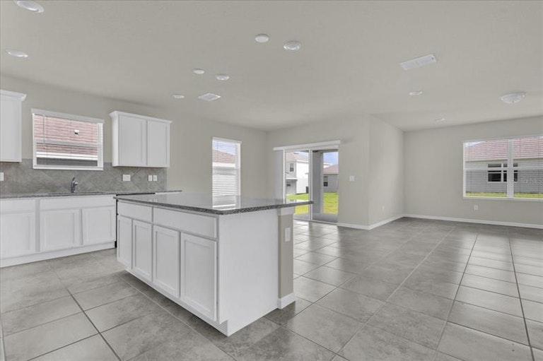 Photo 8 of 23 - 1612 Aspen Ave, Davenport, FL 33837