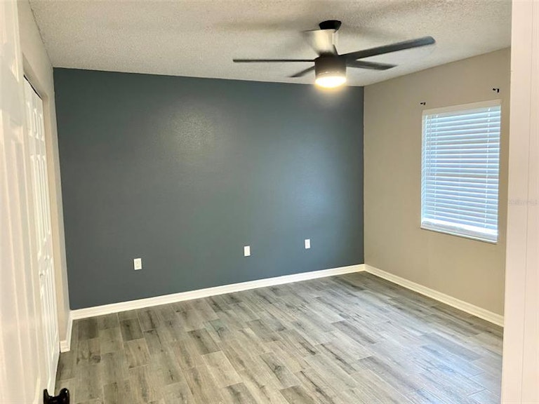 Photo 11 of 18 - 533 Fox Lake Dr, Lakeland, FL 33809