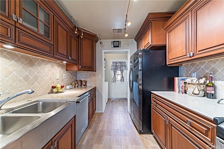 Photo 10 of 37 - 19002 E Haltern Ave, Glendora, CA 91740