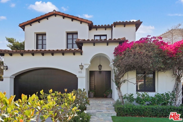 Photo 1 of 24 - 115 S Edinburgh Ave, Los Angeles, CA 90048