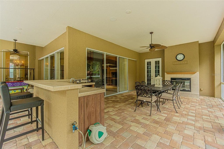 Photo 32 of 36 - 1462 Kensington Woods Dr, Lutz, FL 33549