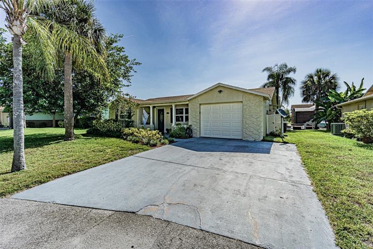 Photo 3 of 38 - 15536 Century Dr, Hudson, FL 34667