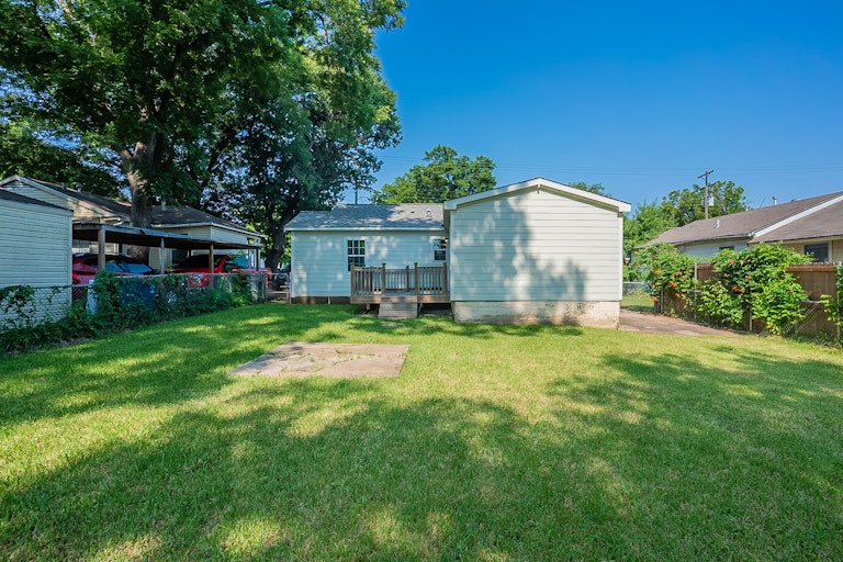 Photo 7 of 19 - 1210 S Gilpin Ave, Dallas, TX 75211