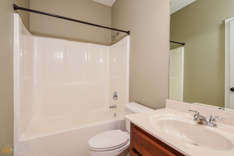 Photo 24 of 27 - 643 Royal Crest Ct, Canton, GA 30115