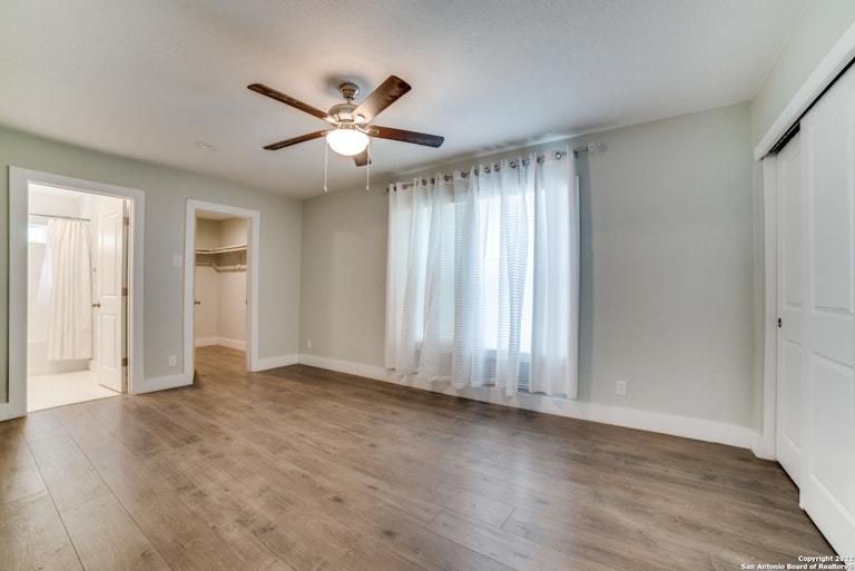 Photo 20 of 27 - 837 Canterbury Hill St, San Antonio, TX 78209