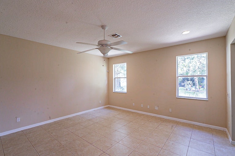 Photo 11 of 30 - 1718 Palmerston Cir, Ocoee, FL 34761