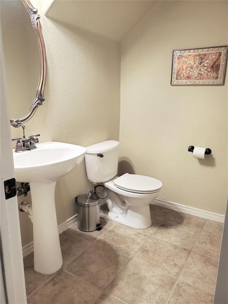 Photo 7 of 15 - 7305 Danbridge Ln, Frisco, TX 75035