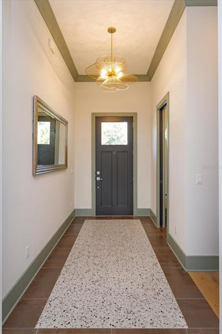 Photo 2 of 25 - 2325 Princeton Ct, Orlando, FL 32804