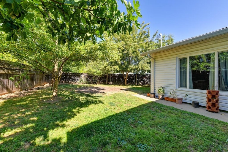 Photo 19 of 26 - 10664 Chardonay Dr, Rancho Cordova, CA 95670
