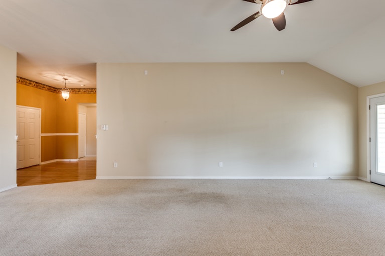 Photo 11 of 25 - 1815 Avonlea Dr, Rockwall, TX 75087