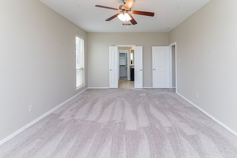 Photo 15 of 29 - 11112 Dunlavin Ct, Haslet, TX 76052