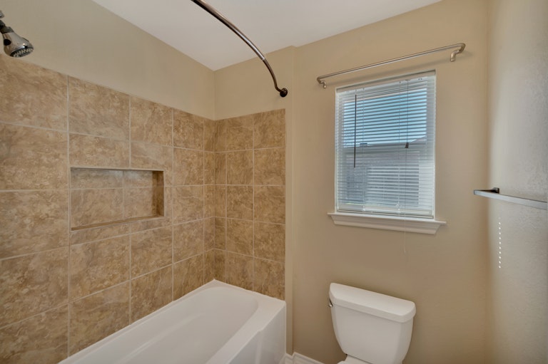 Photo 16 of 24 - 1800 Timberline Dr, Benbrook, TX 76126