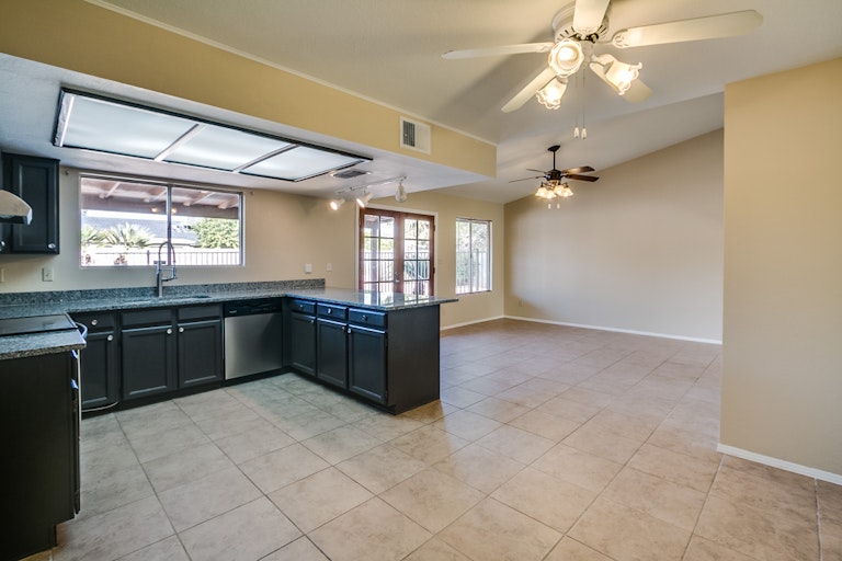 Photo 10 of 36 - 3762 E Garnet Ave, Mesa, AZ 85206