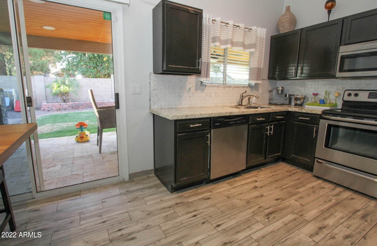 Photo 21 of 44 - 3048 W Zachary Dr, Phoenix, AZ 85027