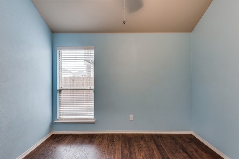 Photo 17 of 25 - 1308 Land Oak Rd, Royse City, TX 75189