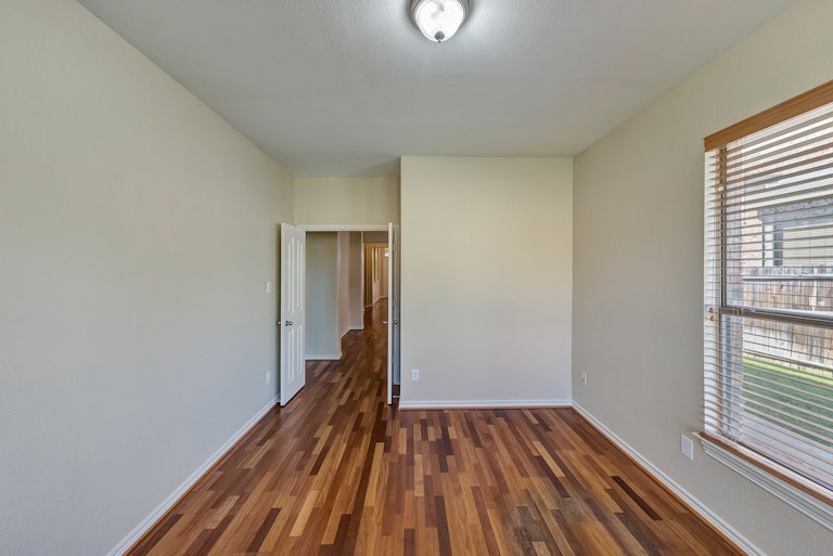 Photo 17 of 31 - 12712 Lizzie Pl, Fort Worth, TX 76244
