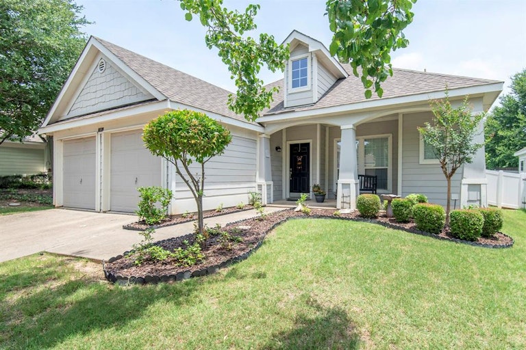 Photo 1 of 24 - 505 Hilltop Dr, Anna, TX 75409