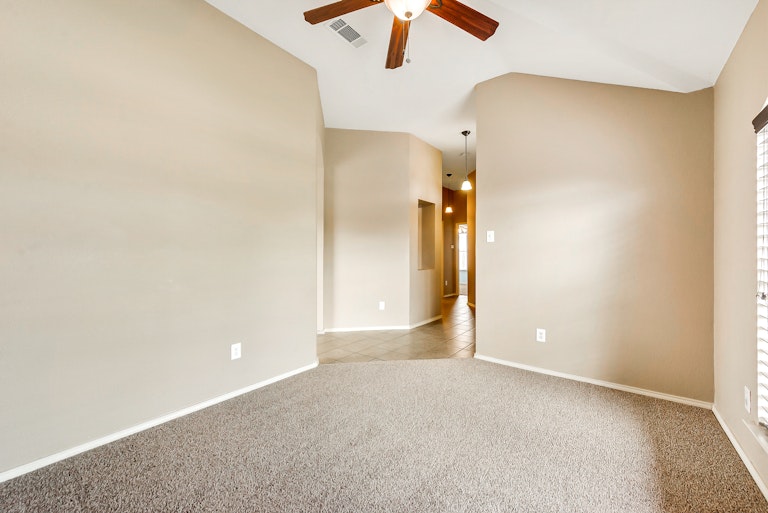 Photo 11 of 26 - 1028 Fort Apache Dr, Haslet, TX 76052