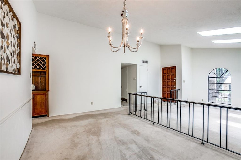 Photo 8 of 25 - 6006 Excalibur Dr, Garland, TX 75044