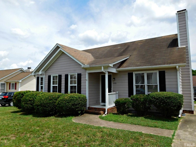 Photo 16 of 19 - 5408 Trenburg Ct, Knightdale, NC 27545