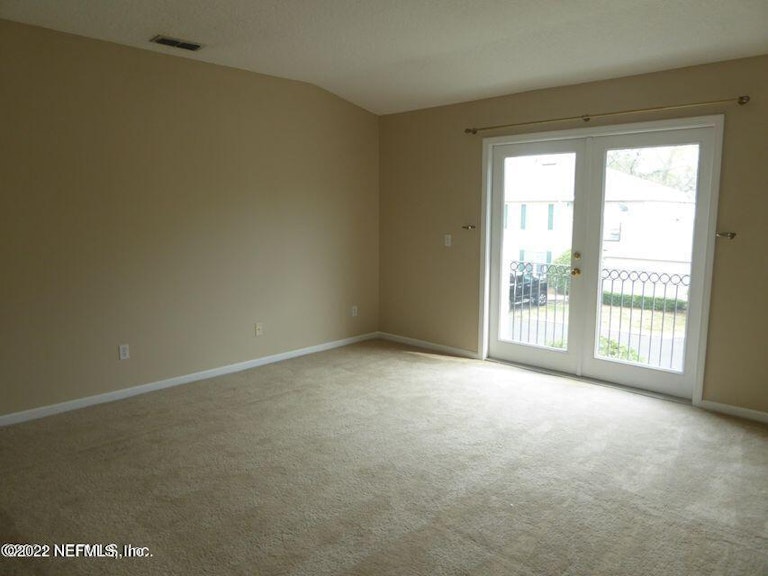 Photo 13 of 32 - 25 Jardin De Mer Pl #25, Jacksonville Beach, FL 32250