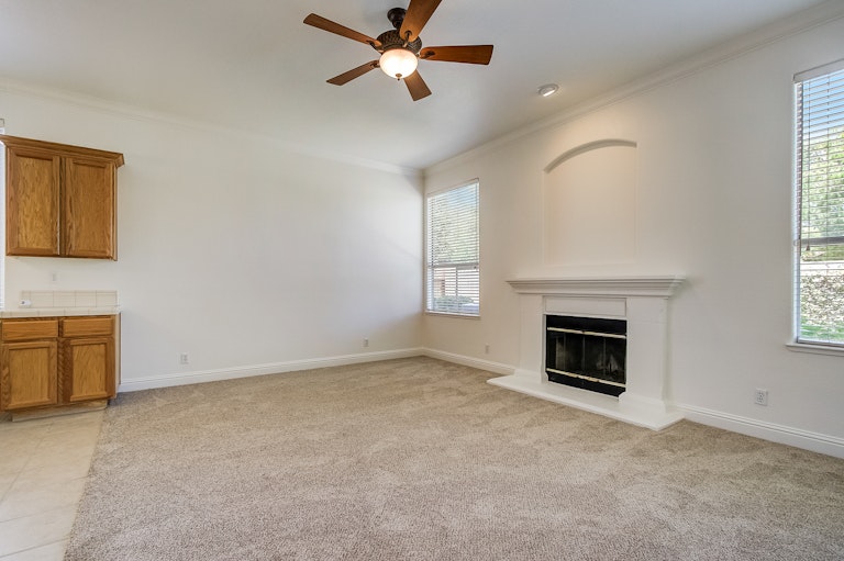 Photo 14 of 28 - 9405 Moondancer Cir, Roseville, CA 95747