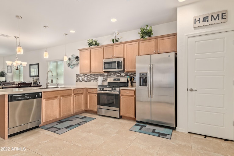 Photo 17 of 33 - 21268 W Hubbell St, Buckeye, AZ 85396