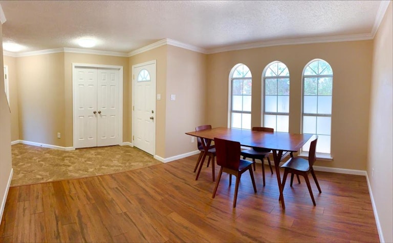 Photo 10 of 38 - 801 Forest Edge Ln, Wylie, TX 75098