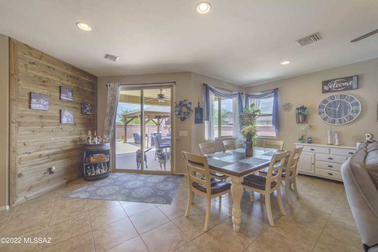 Photo 13 of 41 - 1501 E Lower Mine Ln, Sahuarita, AZ 85629