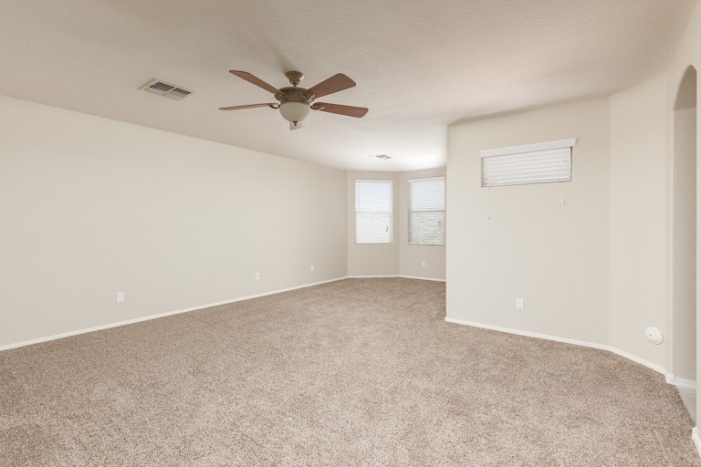 Photo 10 of 28 - 5621 W St Anne Ave, Phoenix, AZ 85339