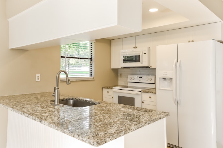 Photo 17 of 27 - 1195 Glowood Ave, Spring Hill, FL 34609