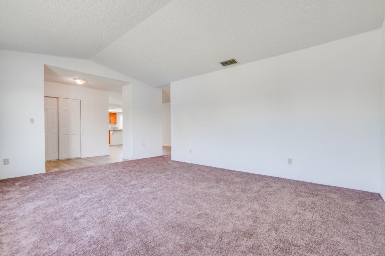 Photo 4 of 36 - 4636 Baywind Dr, Sacramento, CA 95838