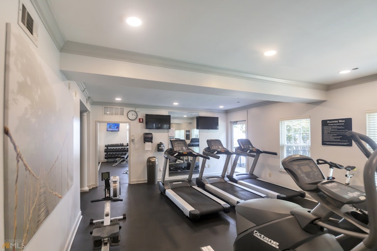 Photo 3 of 15 - 1074 Peachtree Walk NE Unit B504, Atlanta, GA 30309