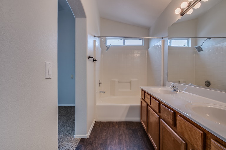 Photo 16 of 23 - 4038 W Abraham Ln, Glendale, AZ 85308
