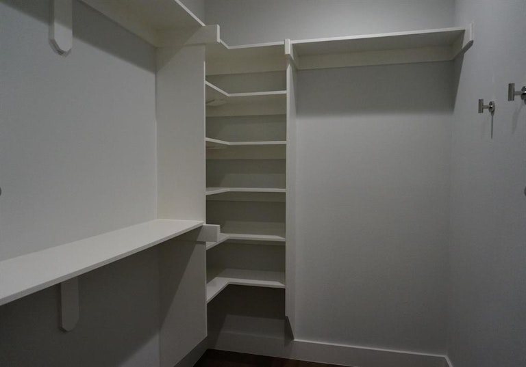 Photo 8 of 14 - 2188 Coldbrook Ln, Dallas, TX 75253