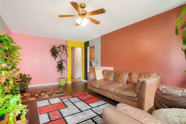 Photo 5 of 19 - 6318 S Louthan St, Littleton, CO 80120