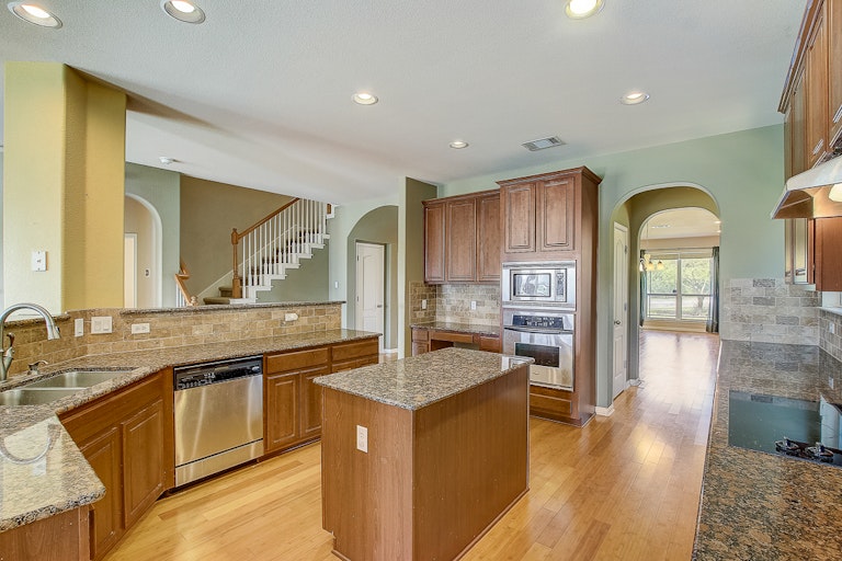 Photo 4 of 63 - 4185 Engadina Pass, Round Rock, TX 78665