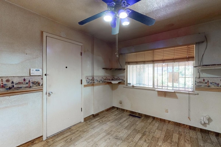 Photo 11 of 56 - 1150 Nickel Ln, Yuba City, CA 95991