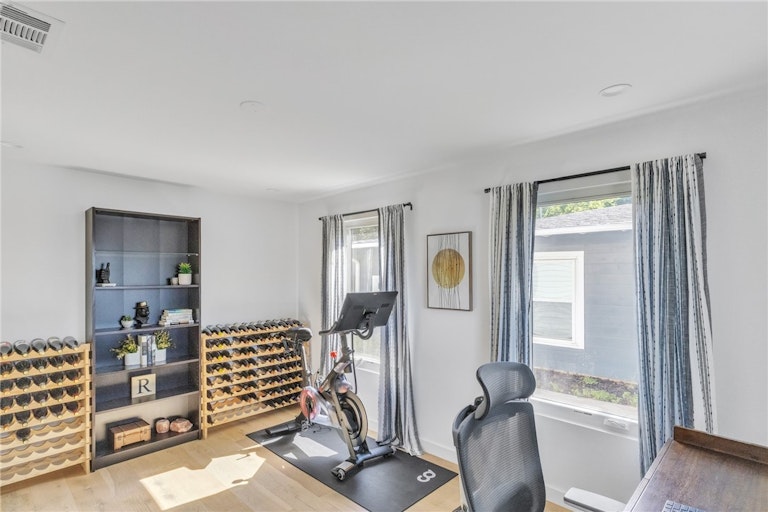Photo 17 of 25 - 3014 E 12th St, Austin, TX 78702