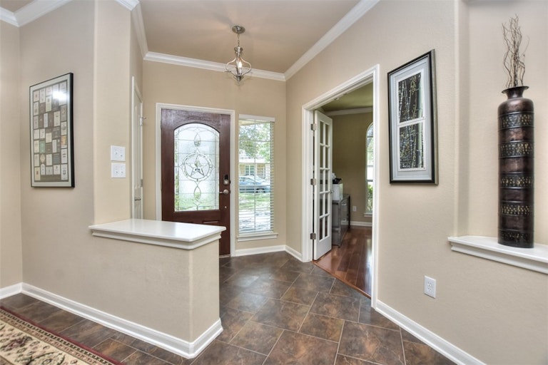 Photo 6 of 27 - 8020 Alophia Dr, Austin, TX 78739
