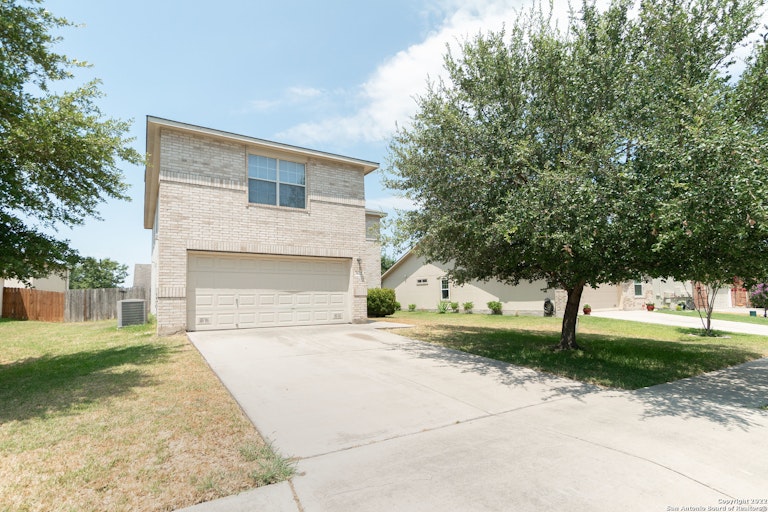 Photo 2 of 21 - 3622 Archer Blvd, New Braunfels, TX 78132