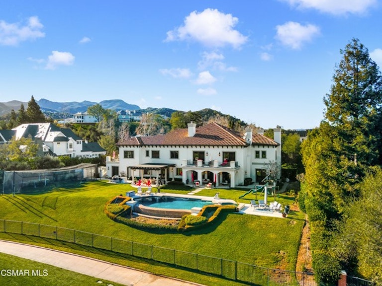 Photo 68 of 80 - 208 W Stafford Rd, Thousand Oaks, CA 91361