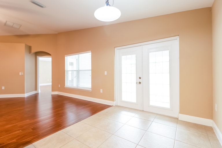 Photo 2 of 25 - 369 S Oak Ave, Orange City, FL 32763
